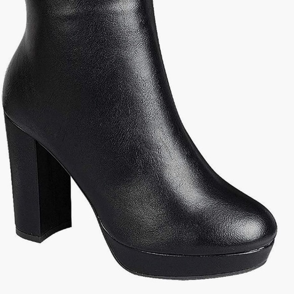 New black platform boots - Picture 2 of 6